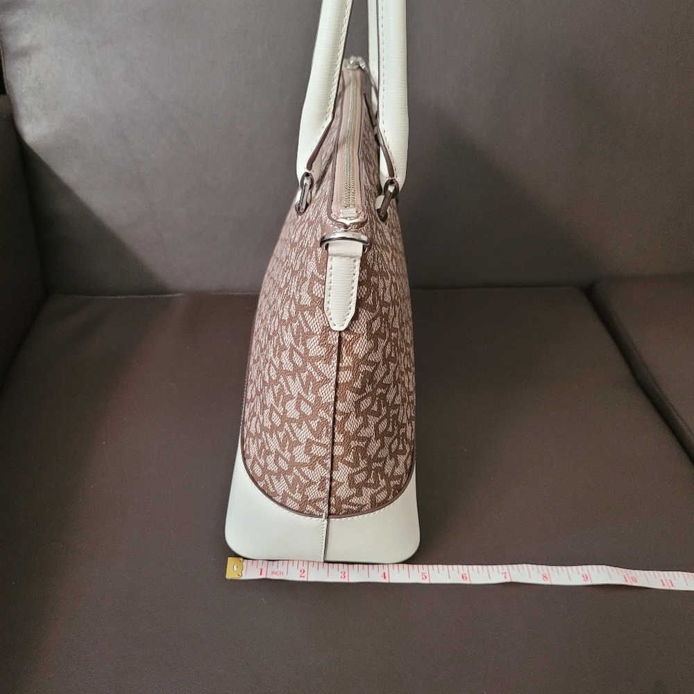 Sold-DKNY MEDIUM SIGNATURE TOTE BAG - Picture 3 of 8